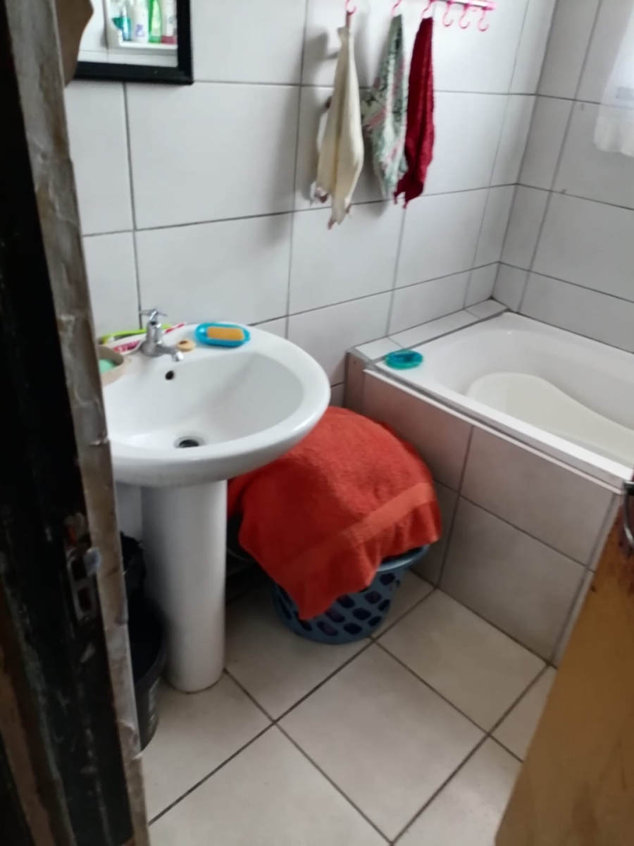 2 Bedroom Property for Sale in Gelvandale Eastern Cape